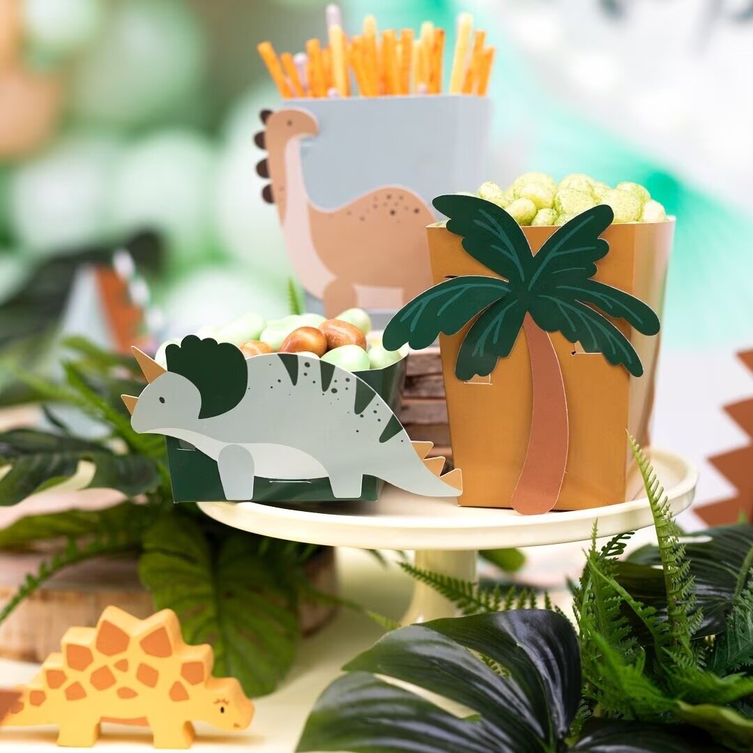 https://www.synttarikuningas.fi/pub_docs/files/Dinosaur-Snackboxes.jpg