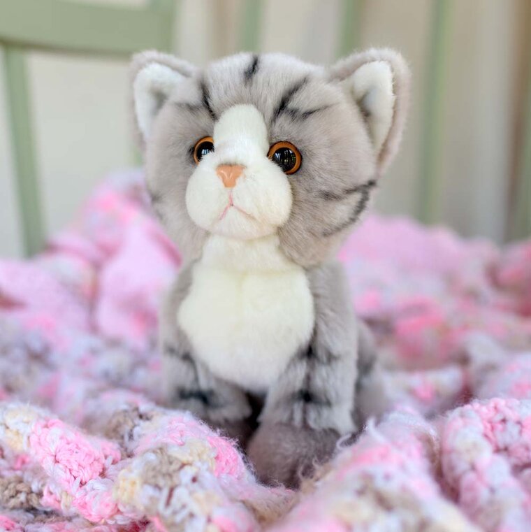 Product Image for Animigos World of Nature - Harmaa Kissa 17 cm