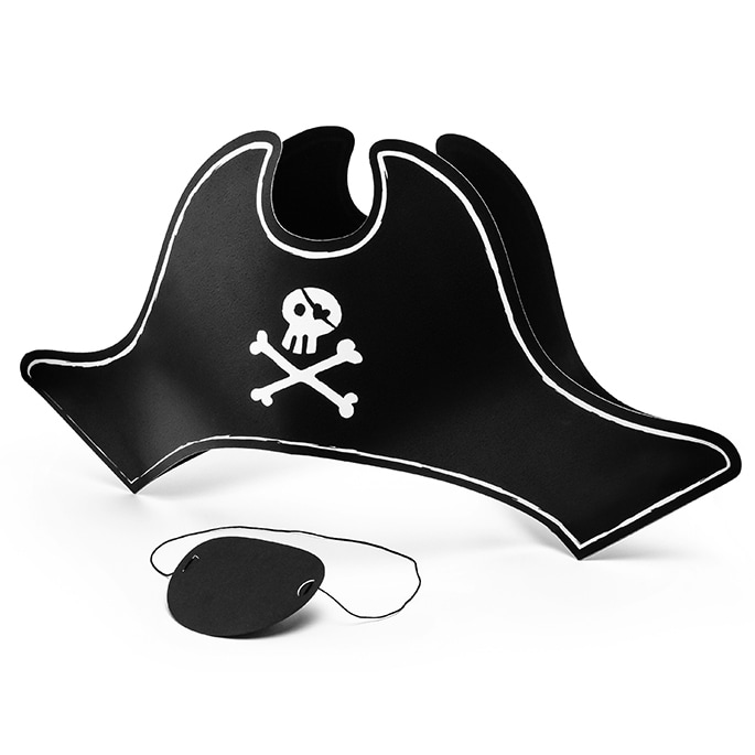 Pirates Party -hattu ja silmälappu