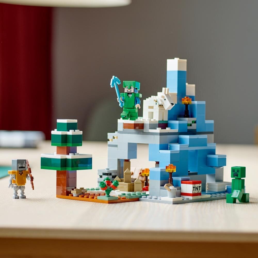 LEGO Minecraft - Jään peittämät huiput 8+