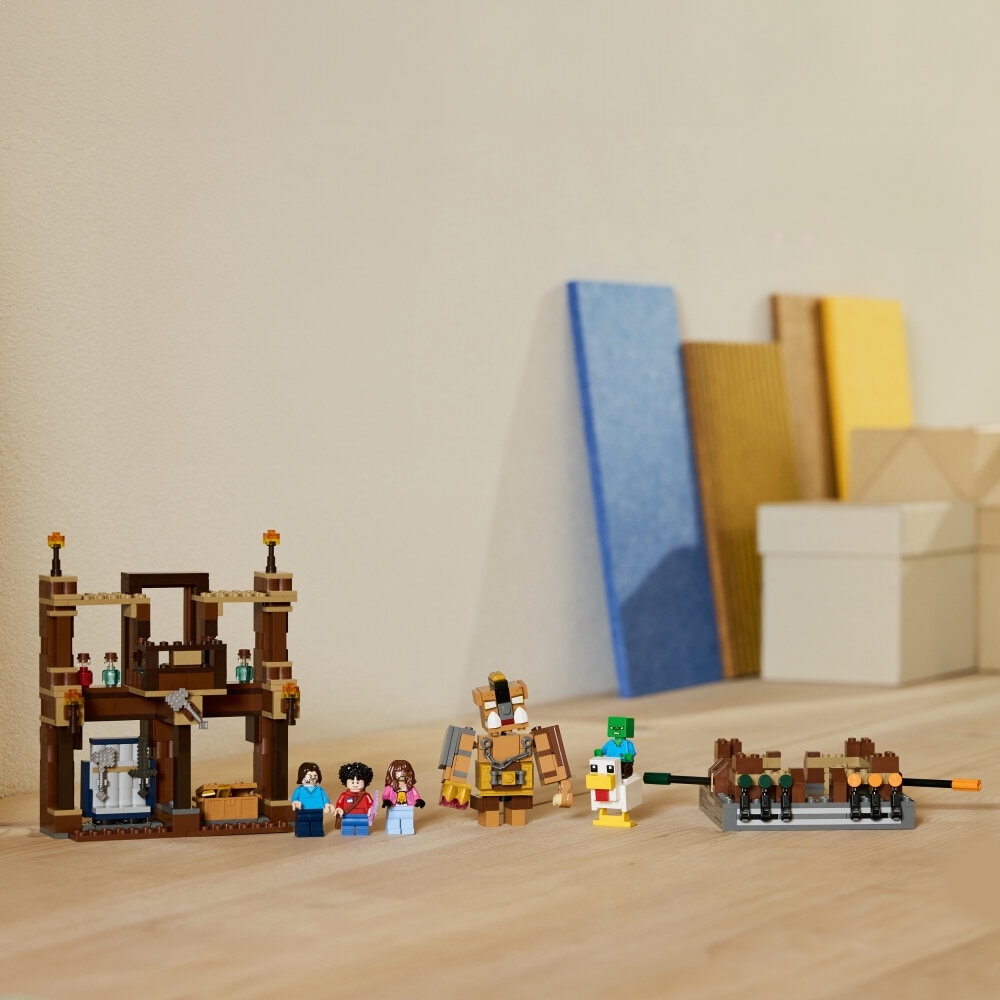 LEGO Minecraft - Puukartanon taisteluareena 10+
