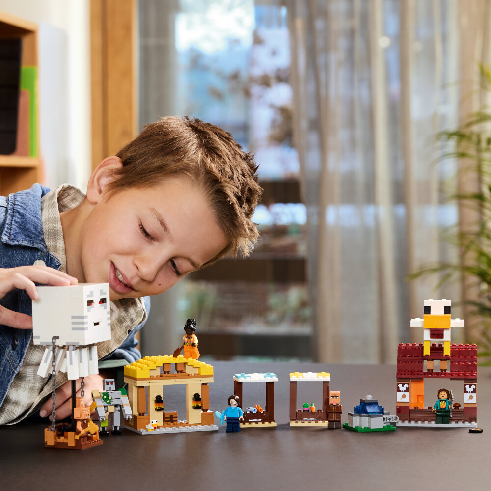 LEGO Minecraft - Hornanhenki-kuumailmapallon hyökkäys kylään 10+