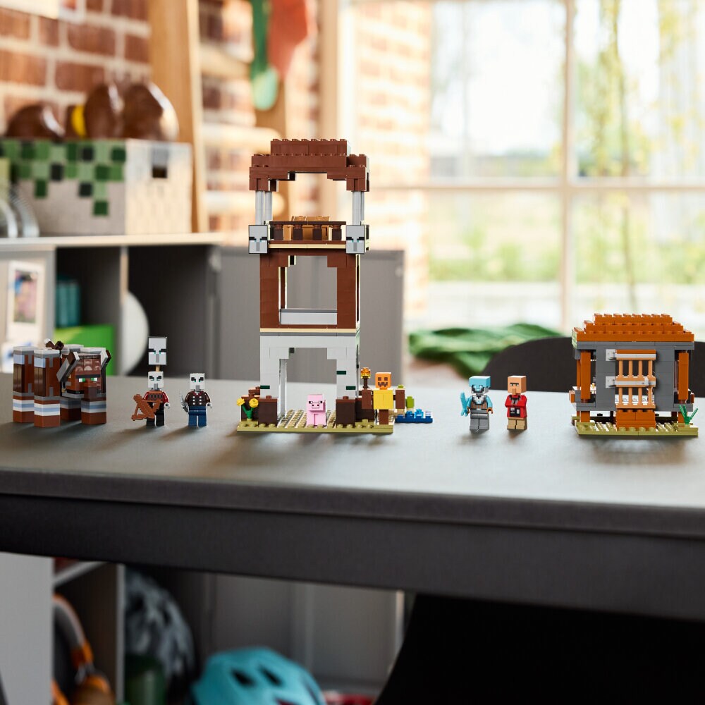 LEGO Minecraft - Ryöstelijöiden etuvartioasema ja Tuhokylvyri 9+