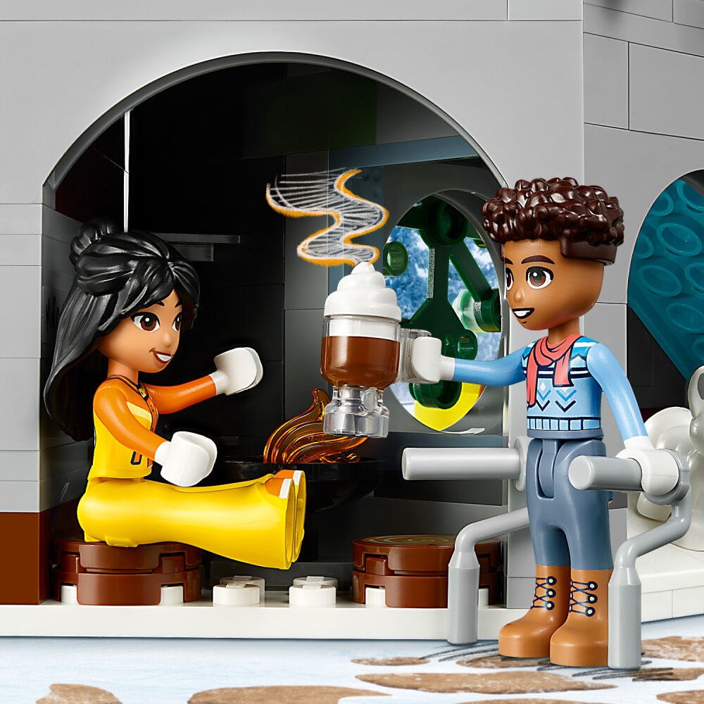 LEGO Friends - Laskettelukeskus ja rinnekahvila 9+