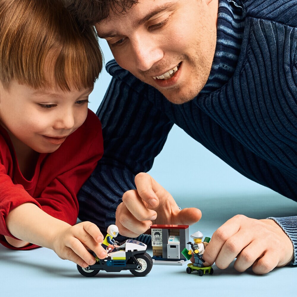 LEGO City - Takaa-ajo poliisimoottoripyörälla 4+