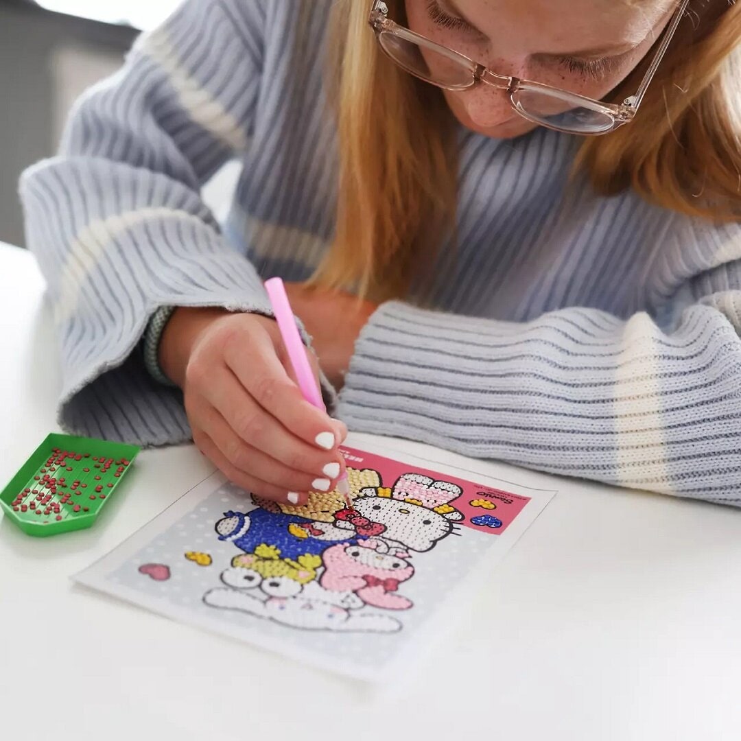 Hello Kitty Timanttimaalaus