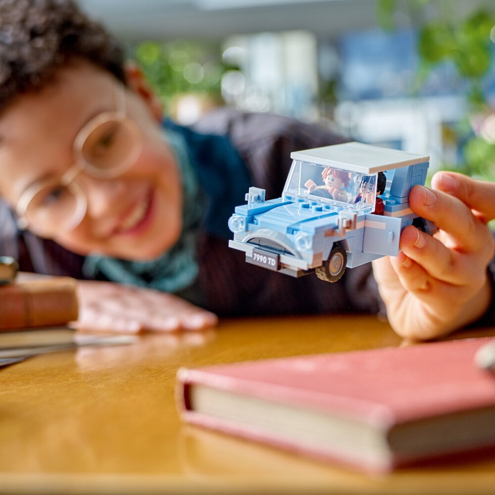 LEGO Harry Potter - Lentävä Ford Anglia 7+