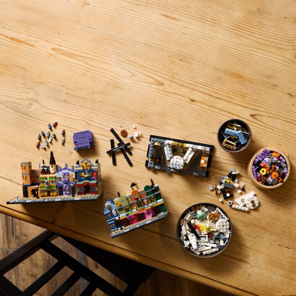 LEGO Harry Potter - Viistokujan velhokaupat 18+