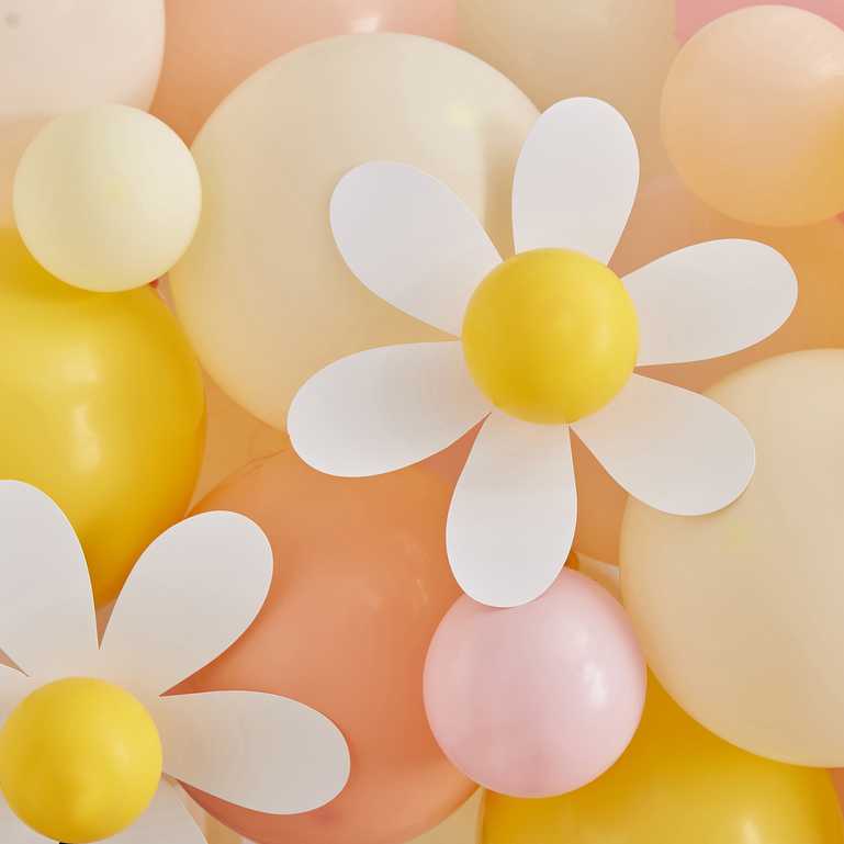 DIY Deluxe Ilmapalloköynnös Pastellinen kukilla ja naruilla