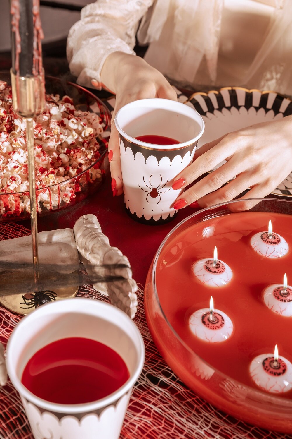 Halloweenmukit kultaisella hämähäkillä 6 kpl