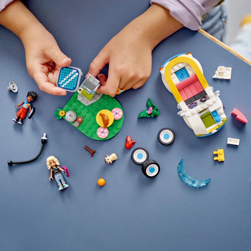 LEGO Friends - Sähköauto ja latausasema 6+