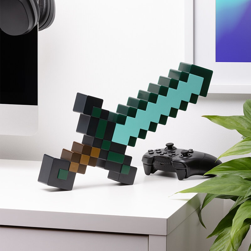 Minecraft - Lamppu Diamond Sword 40 cm