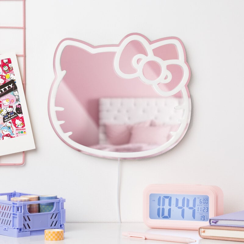 Hello Kitty LED-seinävalaisin peilillä